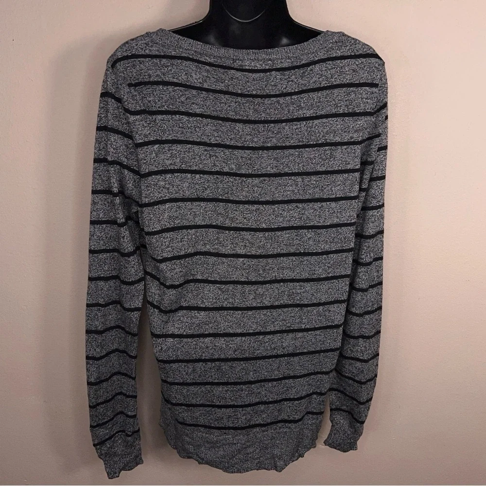 Large Mossimo Grey Black Striped Long Sleeve Sweater Vneck Knit Womens Academia